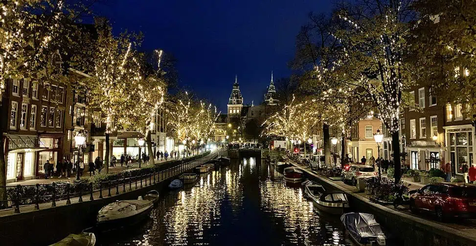 Rustige ochtend aan de Amsterdamse gracht